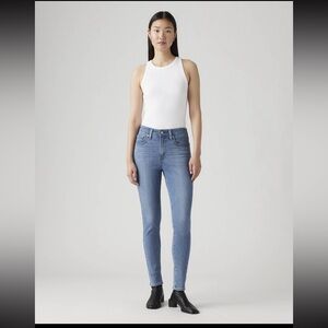 Levi’s 721 High Rise Skinny Light Wash Women's Jeans 28 x 30